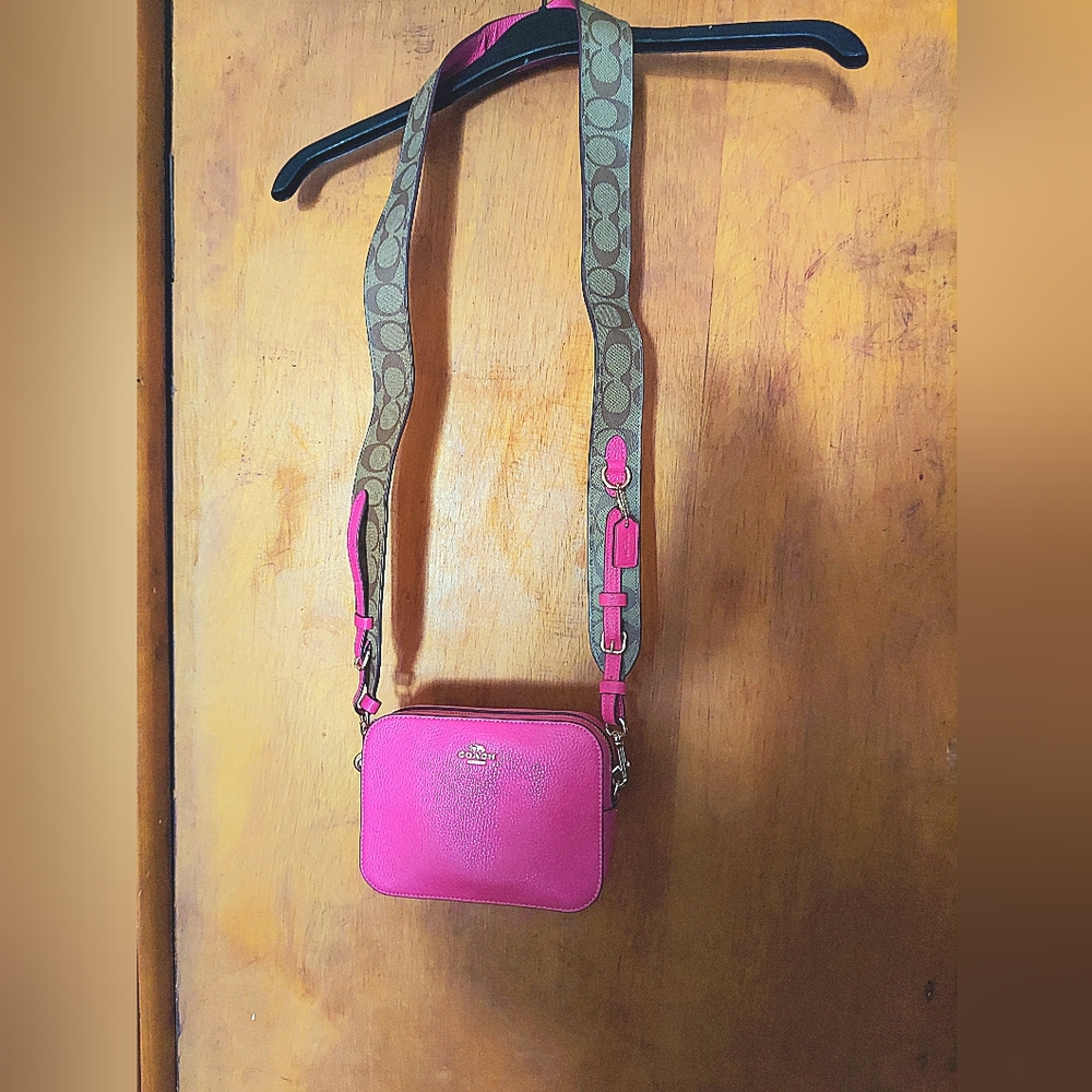 Coach Bag, Good Condition, Pink.New, Perfect for Easter or Summer Vacation